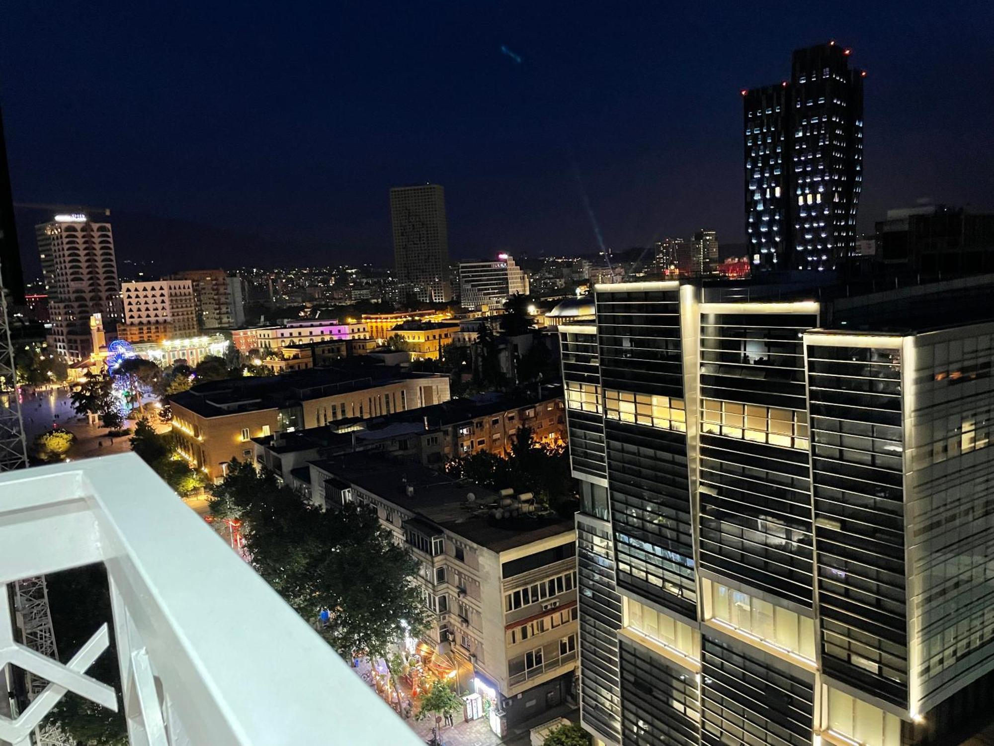 Sun Tower Luxury Suite-View From Of Tirana Center Экстерьер фото
